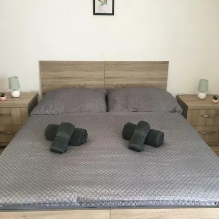 Marina Place - Penthouse Nearby Harbour *