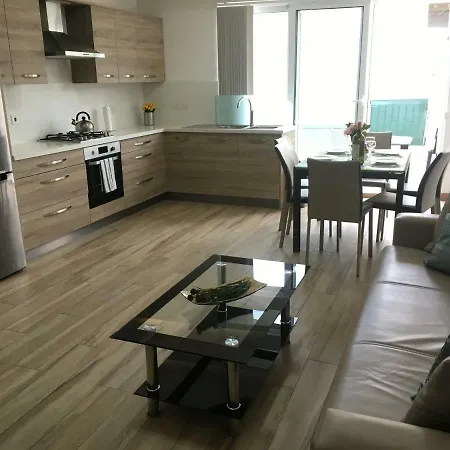 Marina Place - Penthouse Nearby Harbour Mgarr