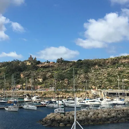 Marina Place - Penthouse Nearby Harbour