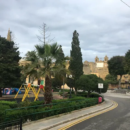 Marina Place - Penthouse Nearby Harbour דירה Mgarr