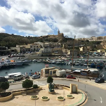 Marina Place - Penthouse Nearby Harbour Mgarr